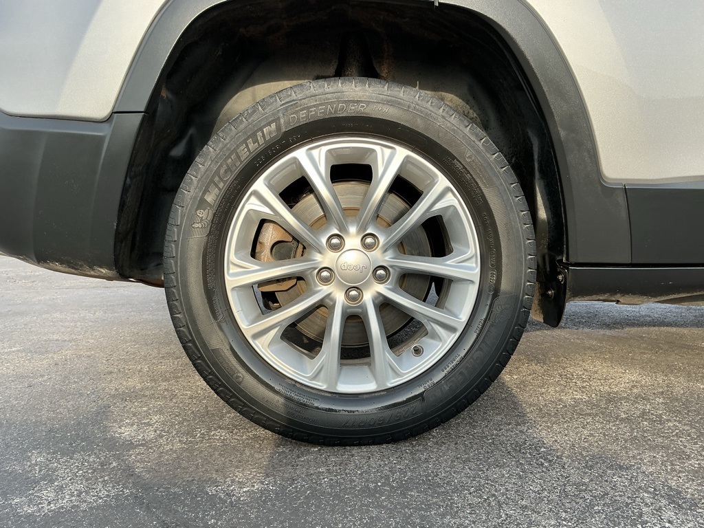 2019 Jeep Cherokee Latitude photo 20