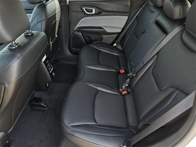2025 Jeep Compass North Edition Latitude photo 12