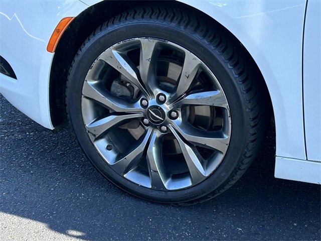 2016 Chrysler 200 S photo 30