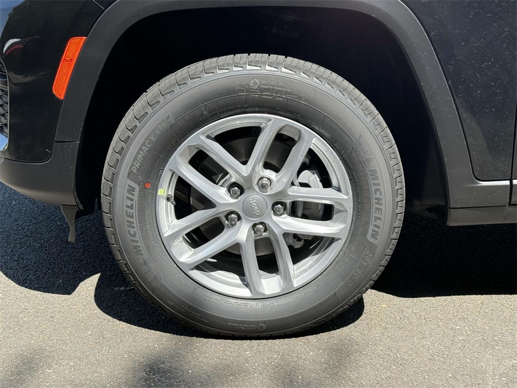 2025 Jeep Grand Cherokee Laredo X photo 11