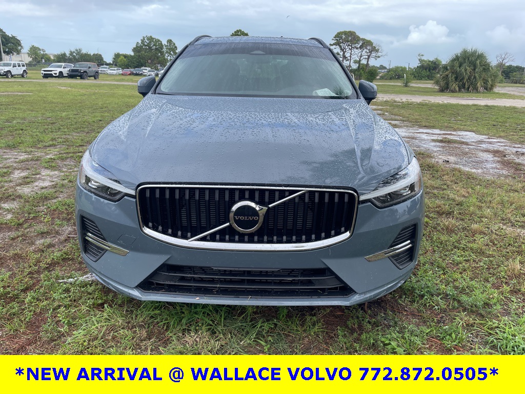 2023 Volvo XC60 B5 Core photo 2