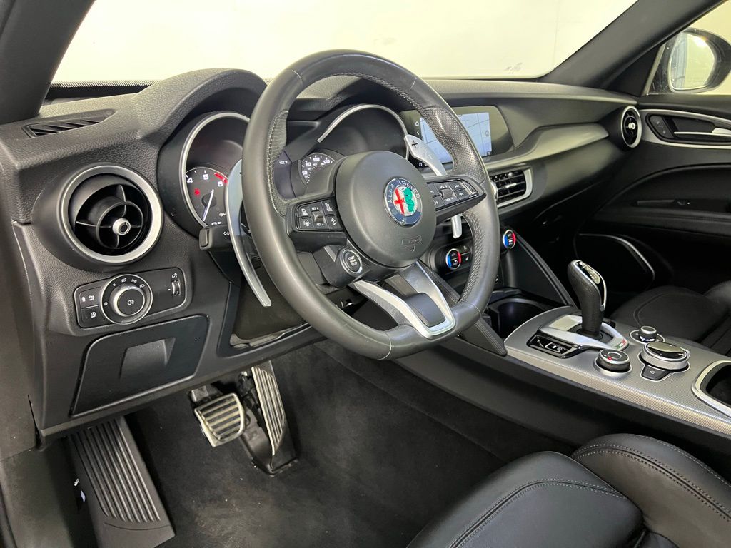 2022 Alfa Romeo Stelvio Ti Sport photo 19