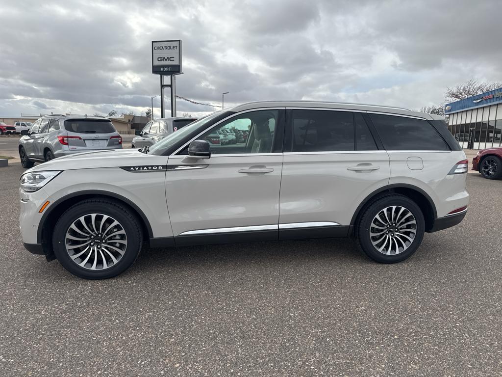 2022 Lincoln Aviator Reserve's photo