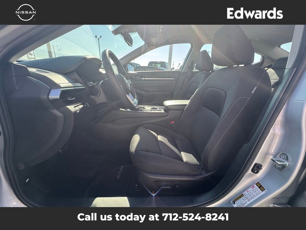 2023 Nissan Altima 2.5 SV photo 18
