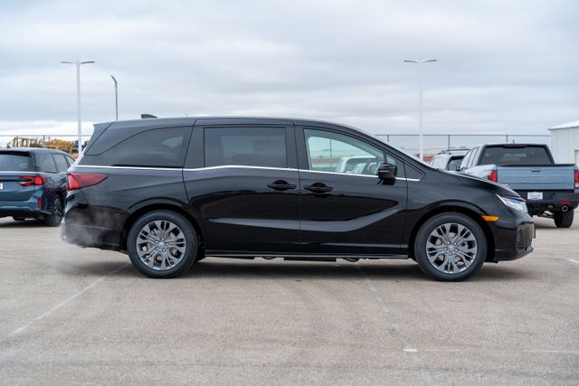 2026 Honda Odyssey Touring photo 6