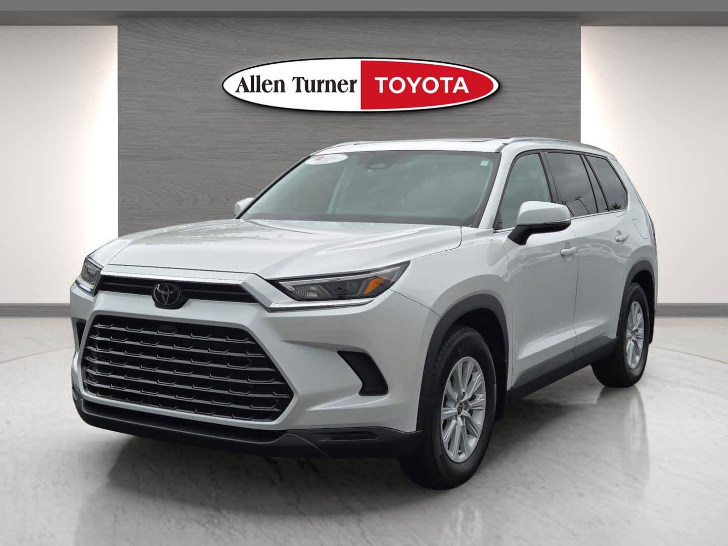 2025 Toyota Grand Highlander XLE photo 3