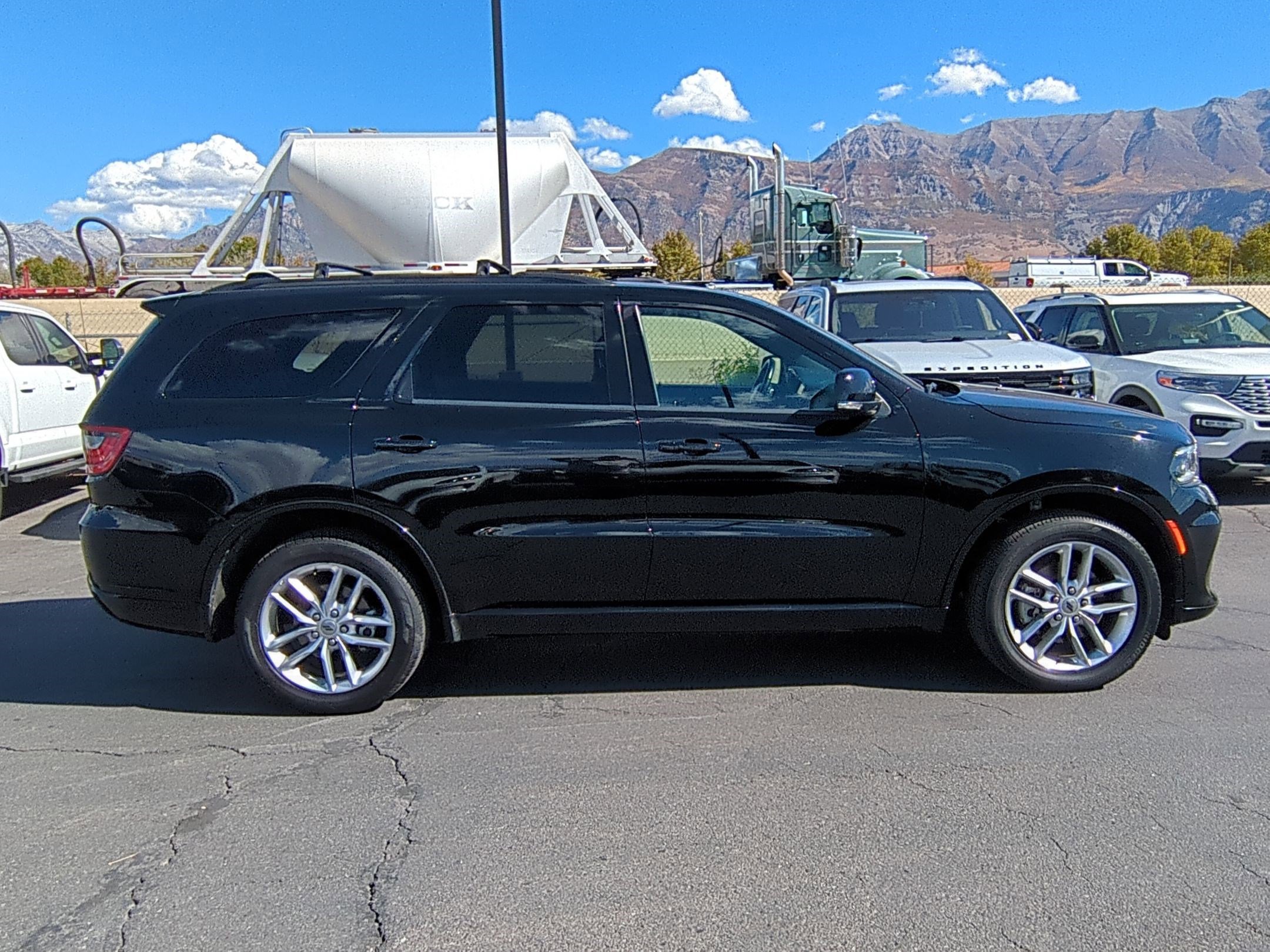 2024 Dodge Durango GT Plus photo 2
