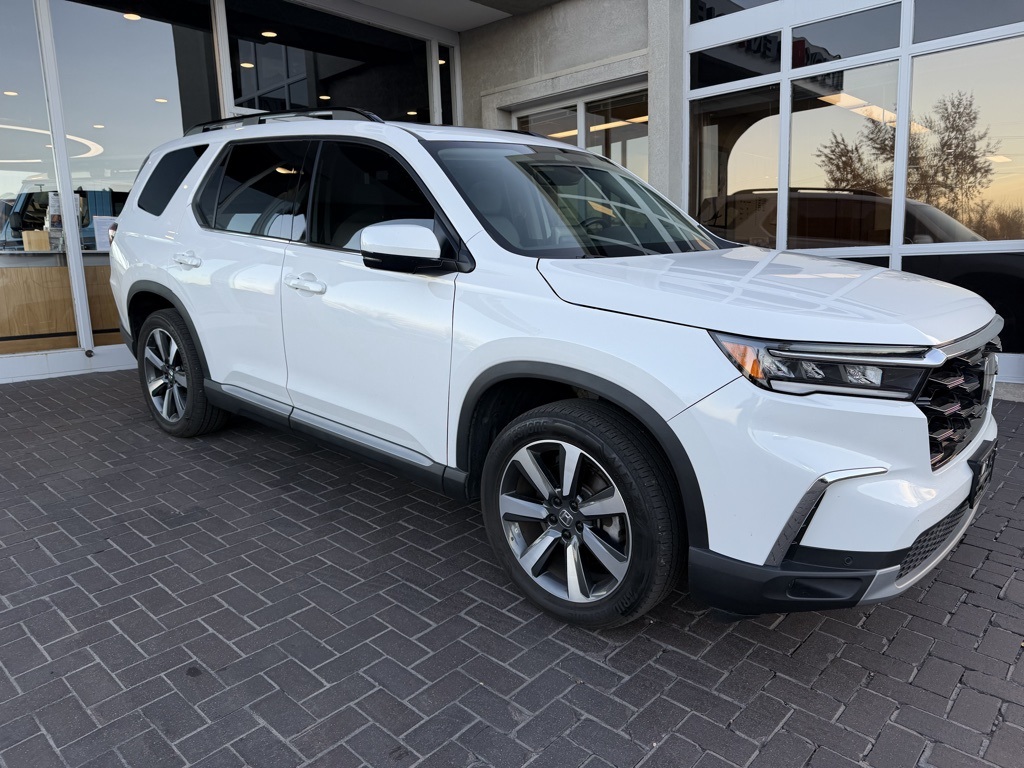 2025 Honda Pilot Touring photo 3