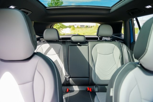 2025 Volkswagen Tiguan SE R-Line Black photo 42