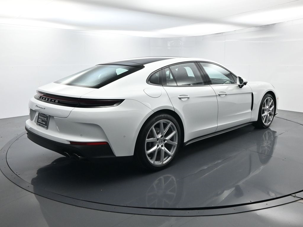 2025 Porsche Panamera 4 photo 13