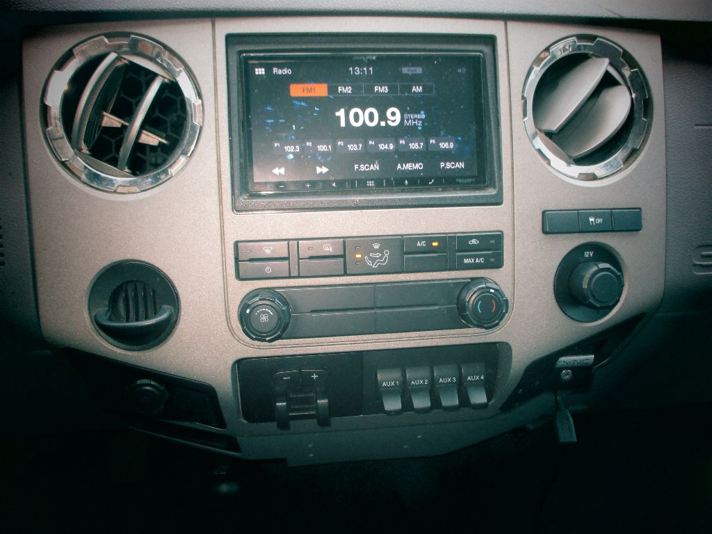 2015 Ford F-250 XLT photo 6