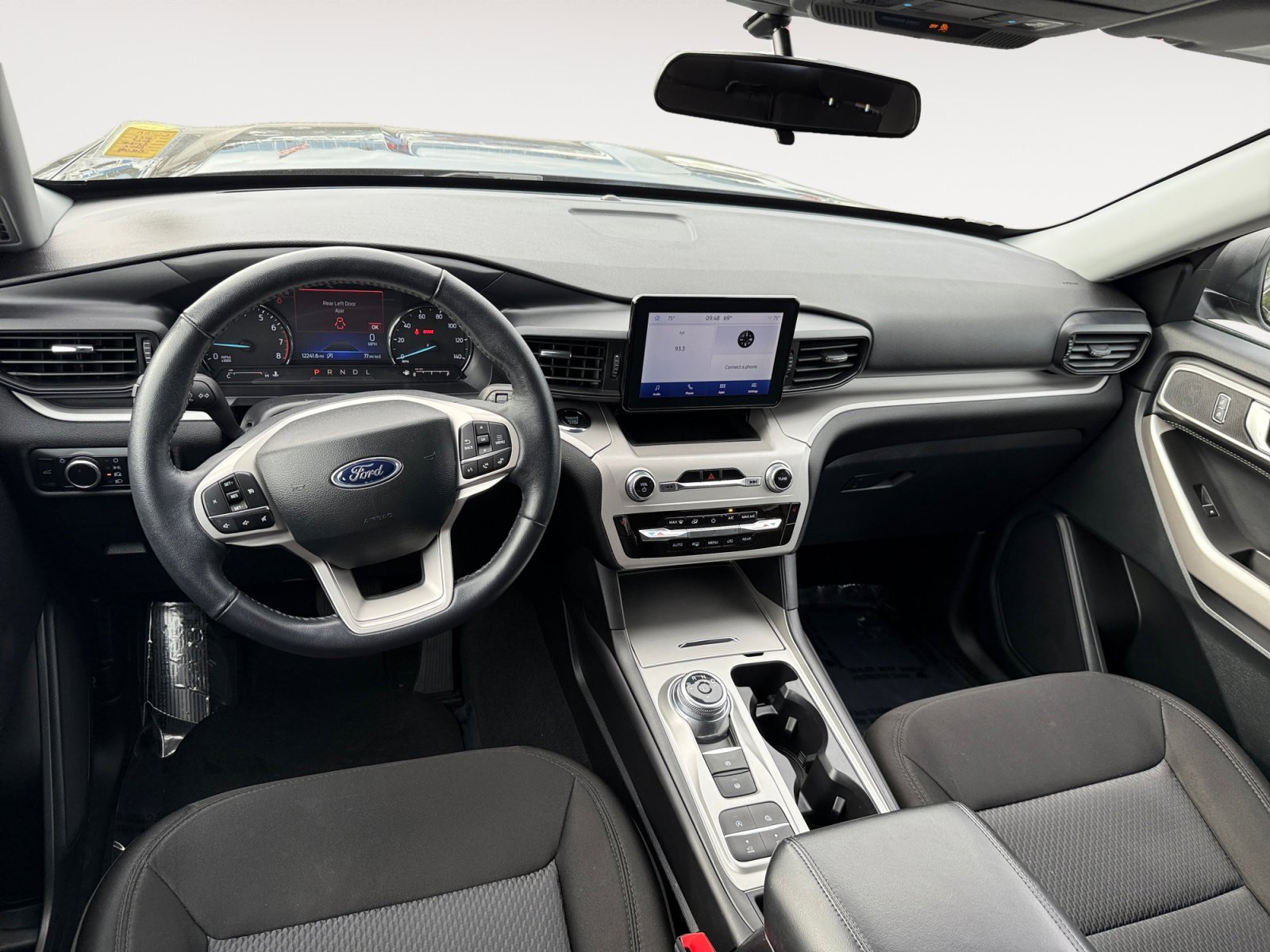 2023 Ford Explorer XLT photo 12