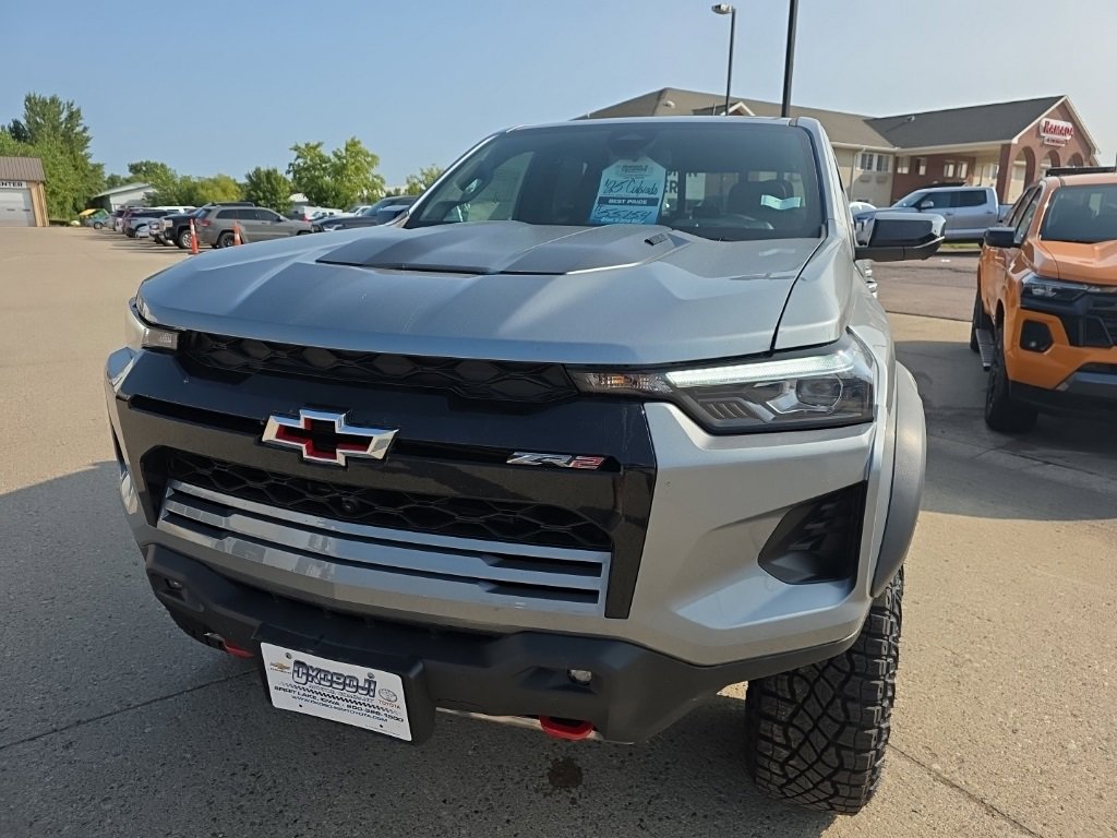 2025 Chevrolet Colorado ZR2's photo