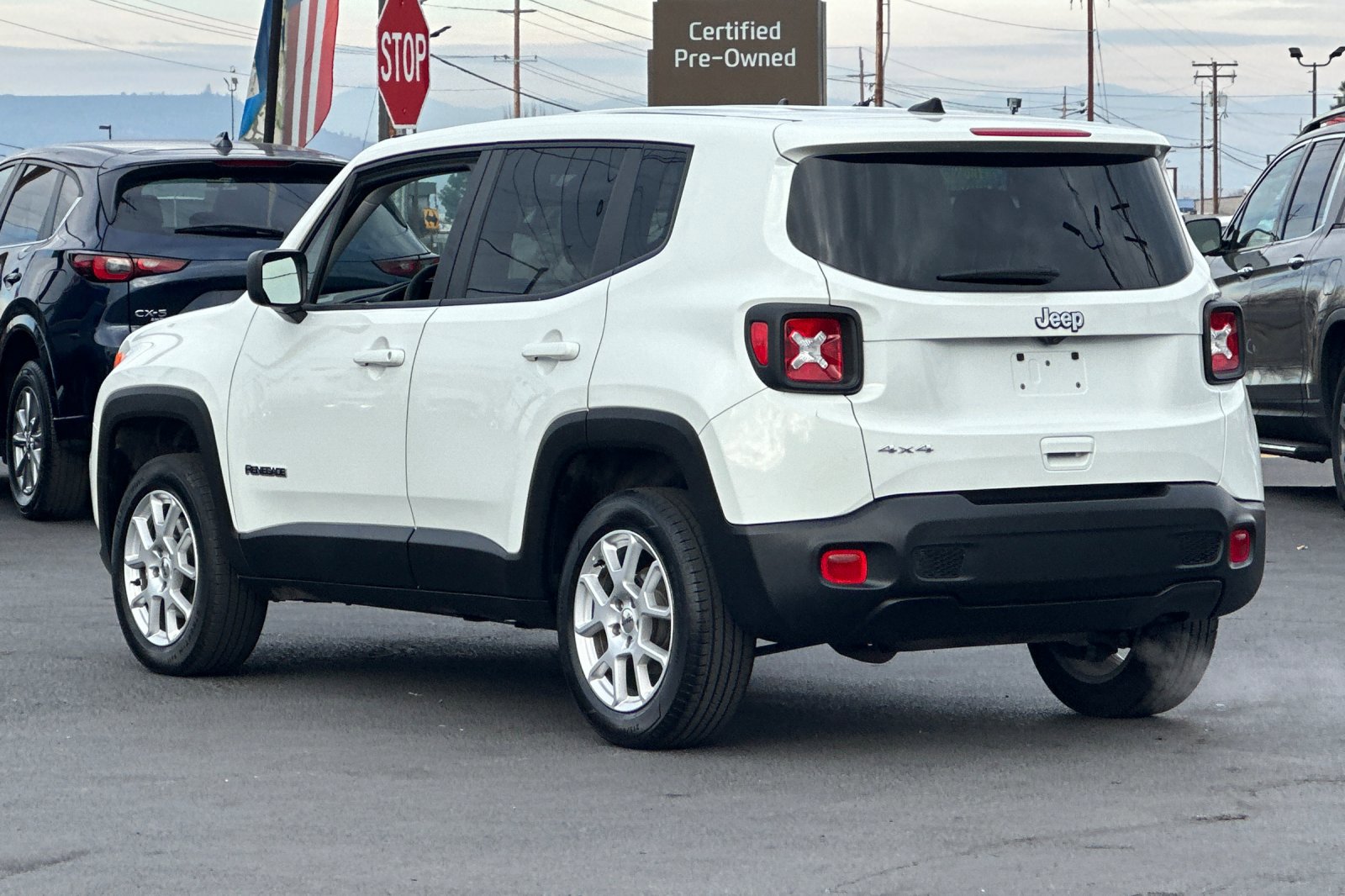 2023 Jeep Renegade Latitude photo 4