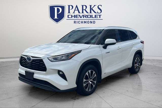 2020 Toyota Highlander XLE photo 2