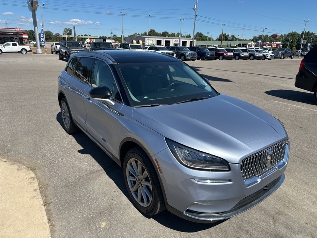 2022 Lincoln Corsair Standard photo 4