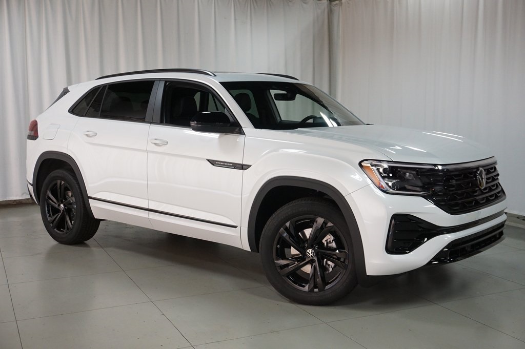 2025 Volkswagen Atlas Cross Sport SEL R-Line photo 2
