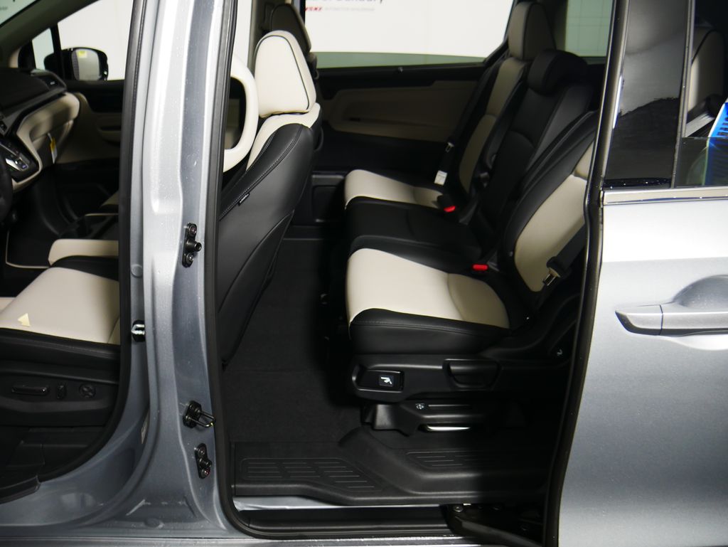 2026 Honda Odyssey Elite photo 11
