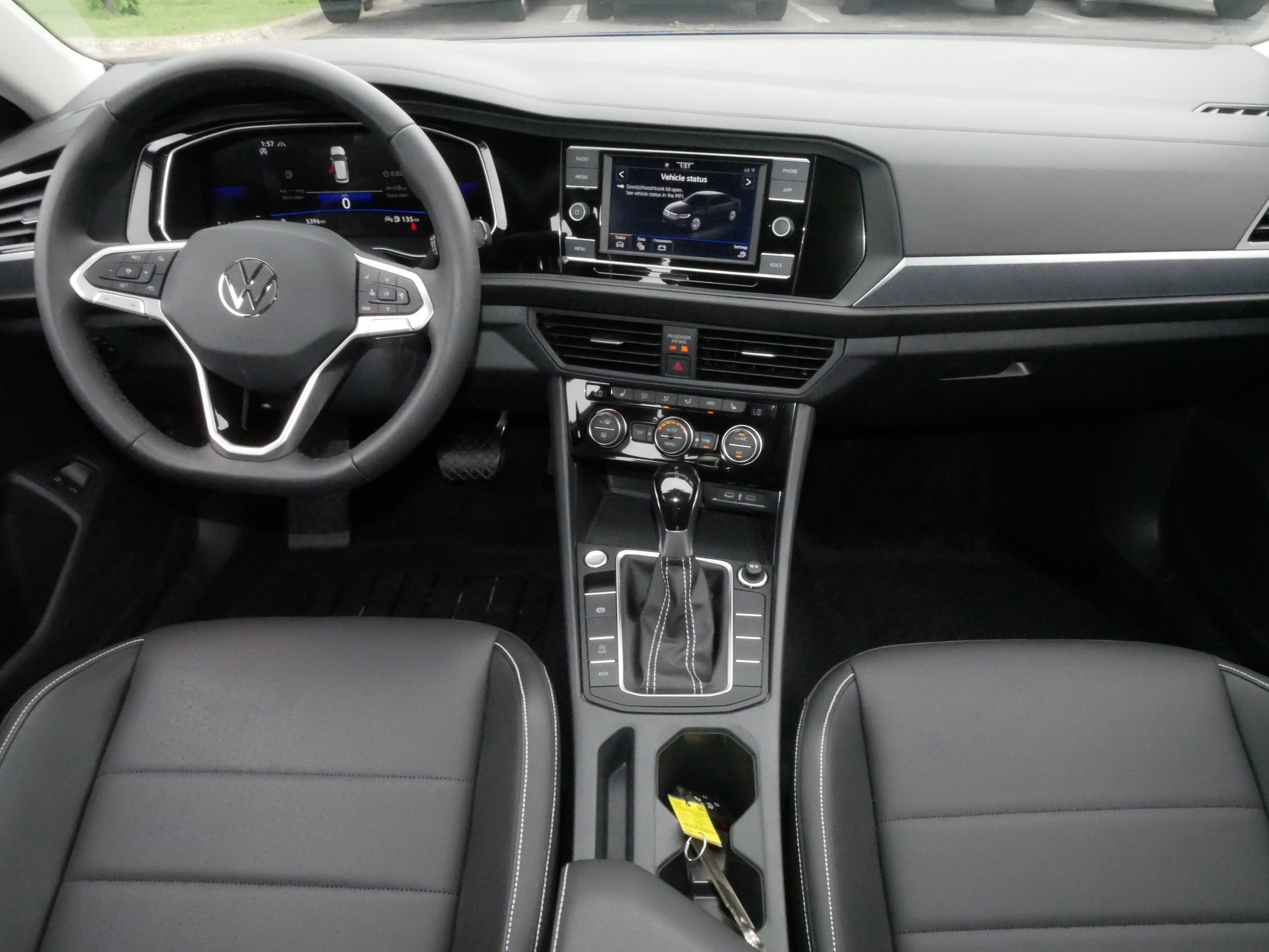 2024 Volkswagen Jetta SE photo 10