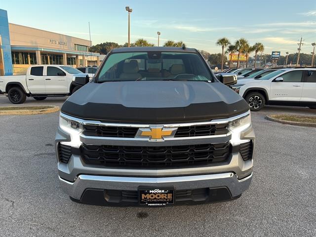 2024 Chevrolet Silverado 1500 LT photo 2