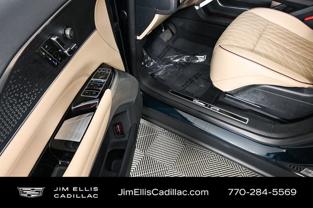 2024 Cadillac Lyriq Sport photo 8