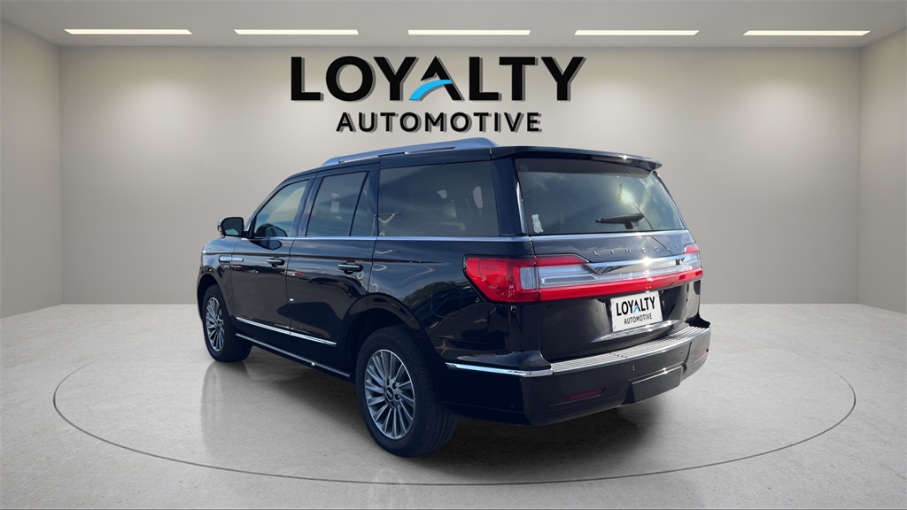 2021 Lincoln Navigator Standard photo 3
