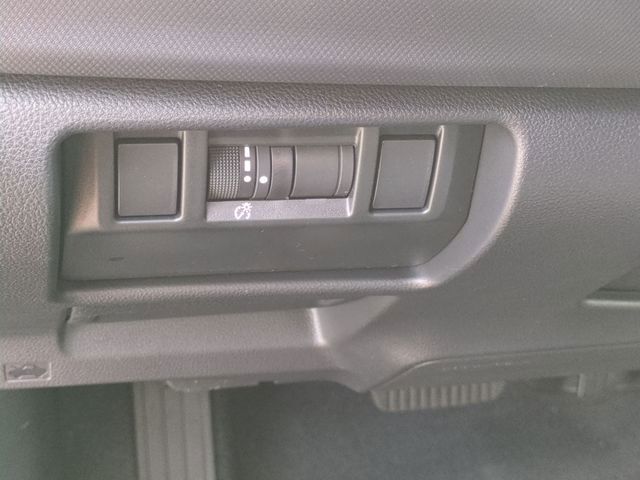 2025 Subaru Forester Premium Base photo 13