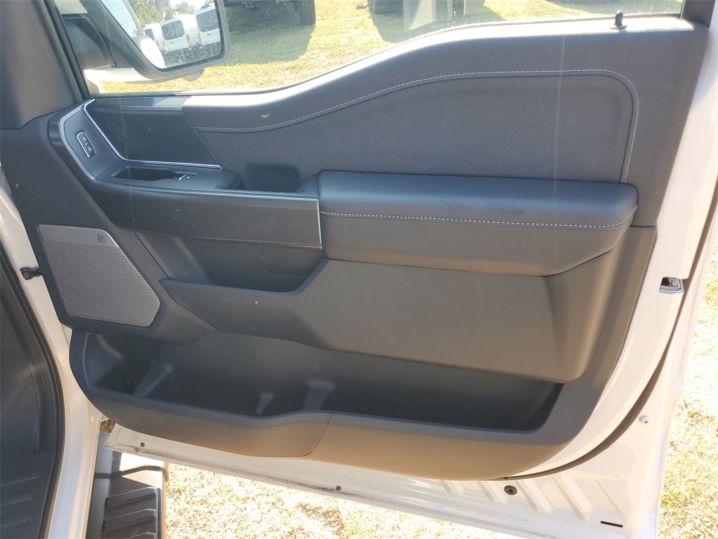 2025 Ford F-150 Lariat photo 32