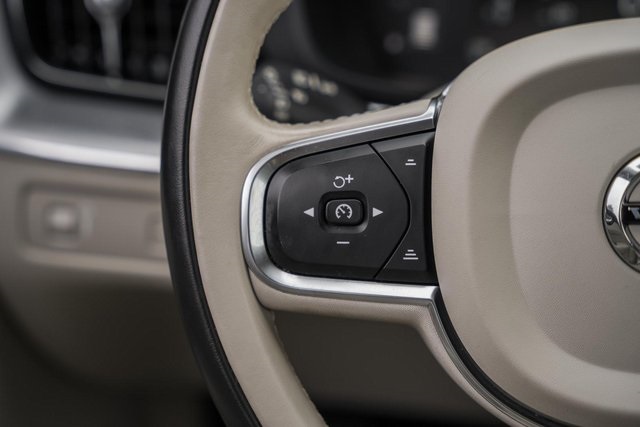 2019 Volvo XC60 T5 Momentum photo 26