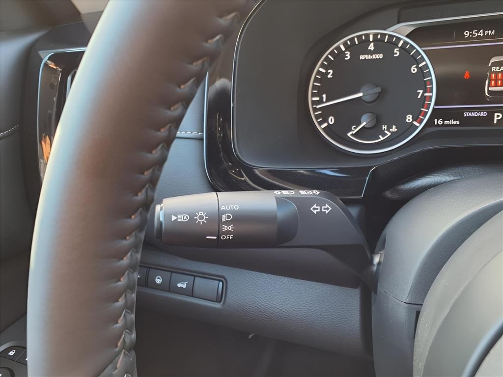 2025 Nissan Pathfinder SV photo 26