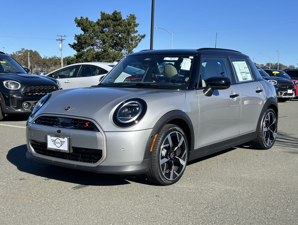 2026 MINI Hardtop 4 Door S's photo