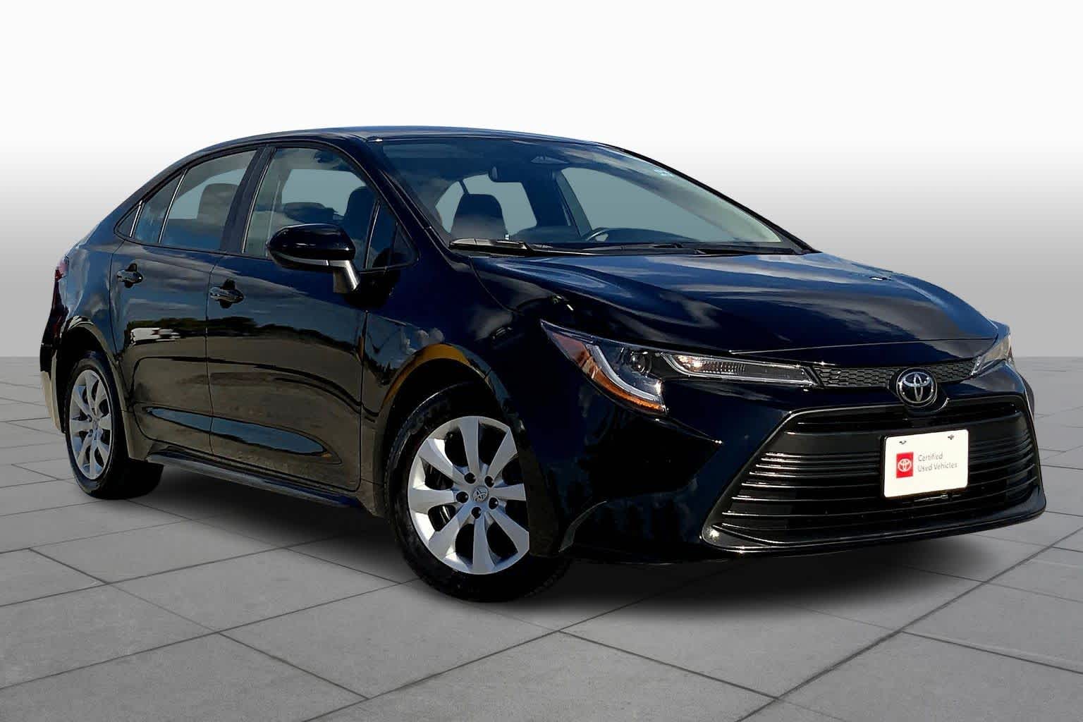 Used 2025 Toyota Corolla LE with VIN 5YFB4MDE8SP275750 for sale in Northfield, Minnesota