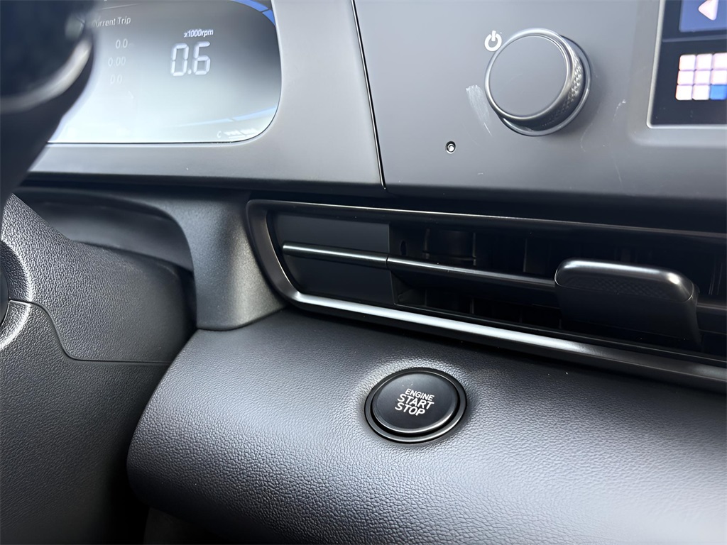 2025 Hyundai Elantra SEL Sport photo 11