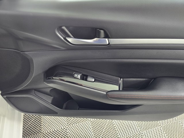 2024 Nissan Altima 2.5 SR photo 4