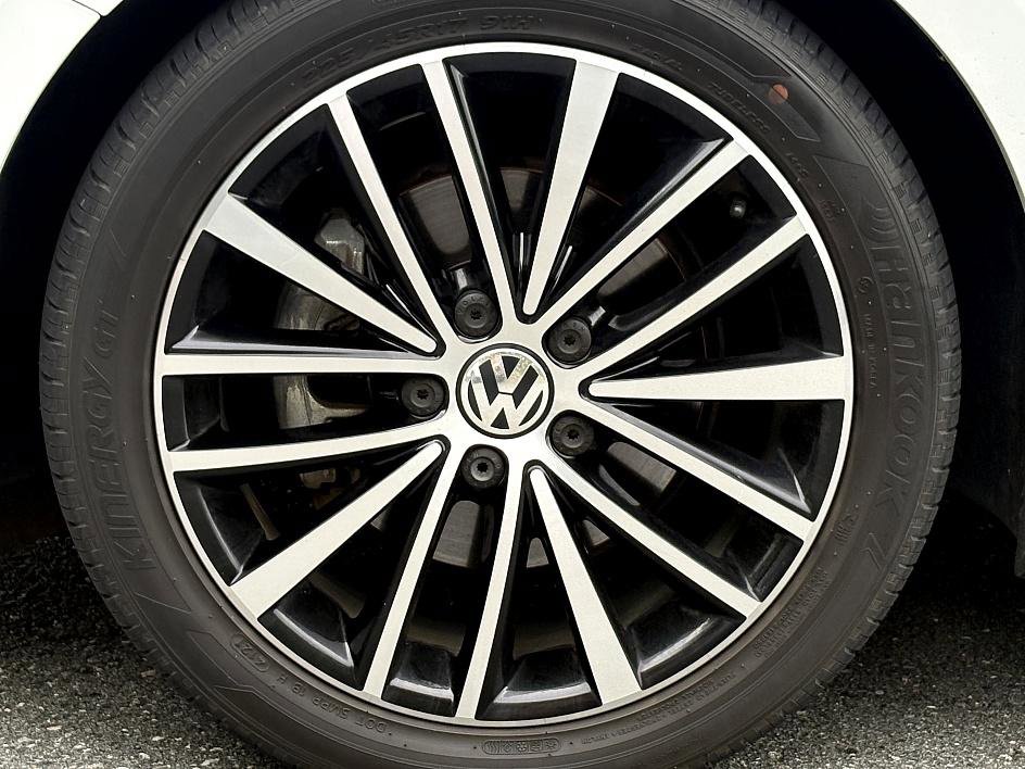 2017 Volkswagen Jetta 1.8T Sport photo 8