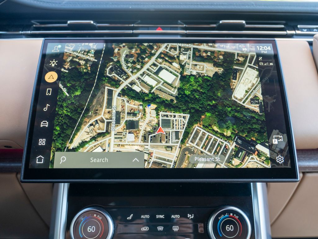 2023 Land Rover Range Rover SE photo 28