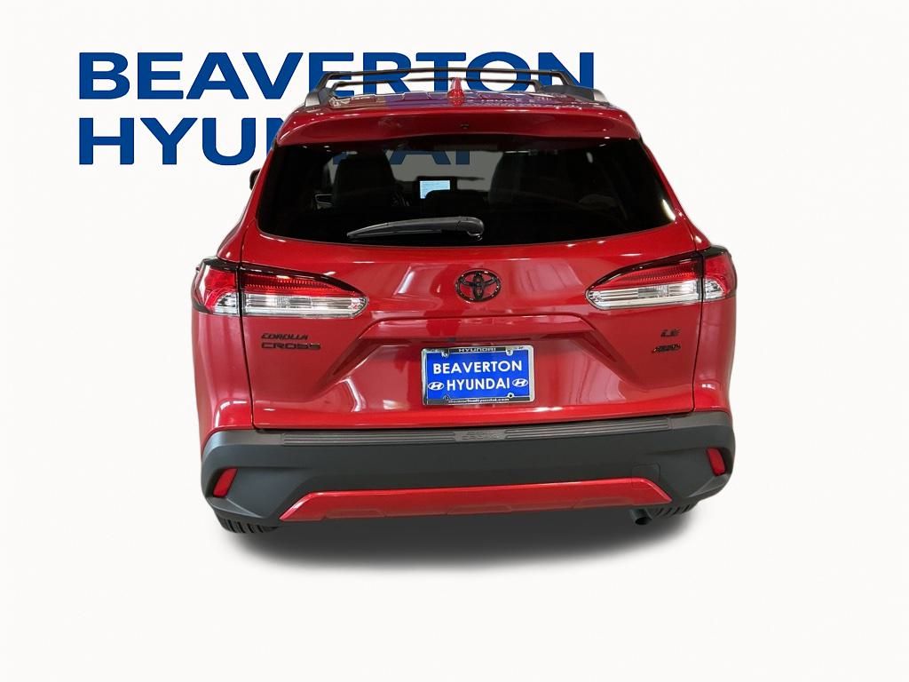 2024 Toyota Corolla Cross LE photo 3
