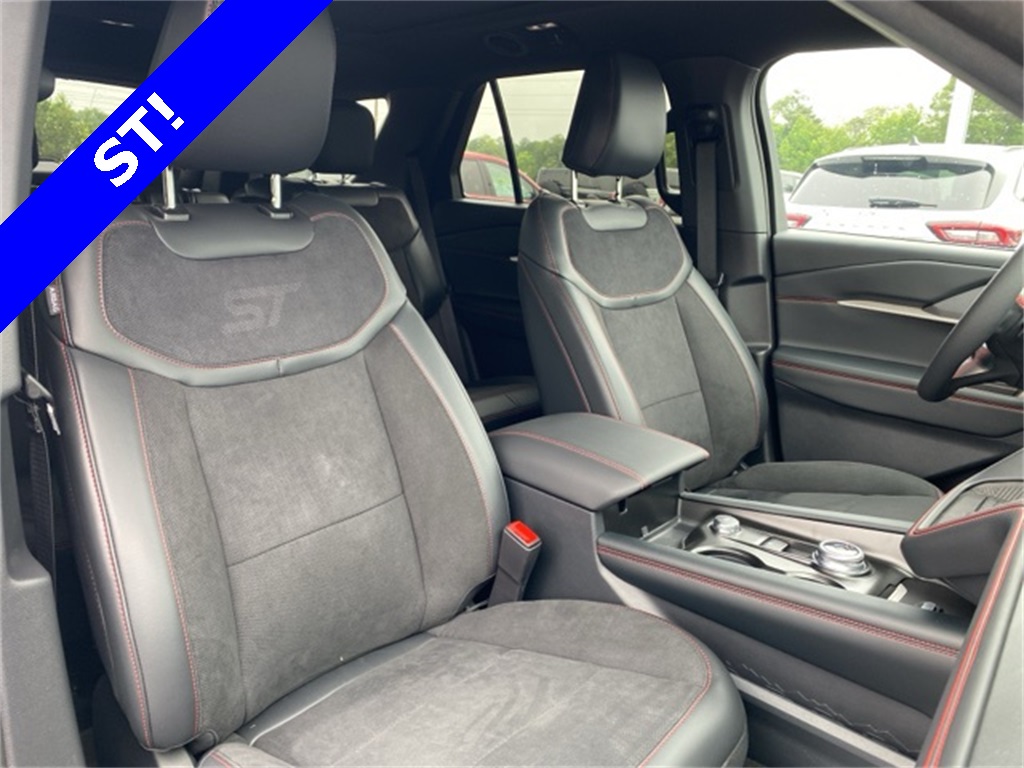 2025 Ford Explorer ST photo 5