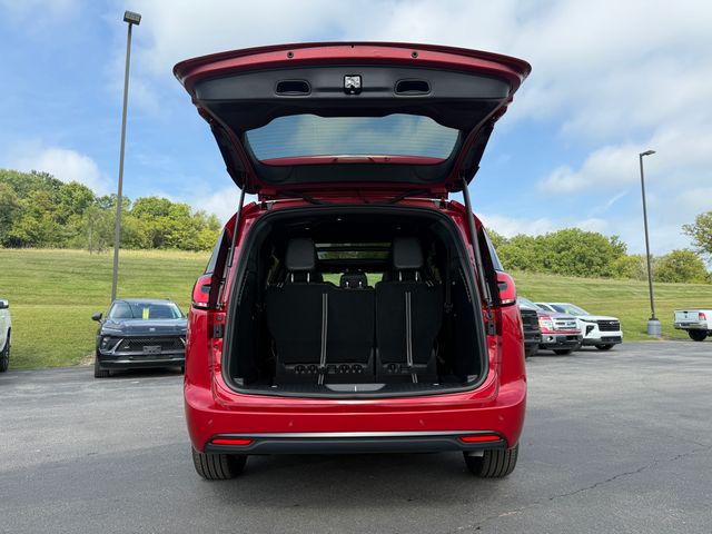 2026 Chrysler Pacifica Limited photo 23