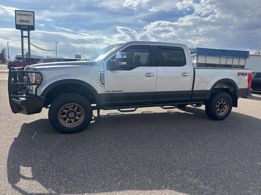 2019 Ford F-350 Super Duty XLT's photo