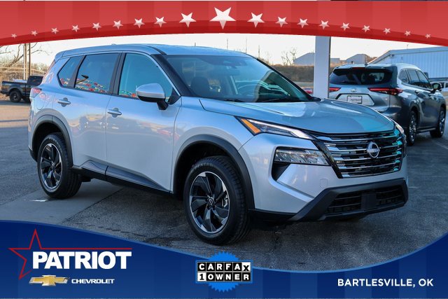 2025 Nissan Rogue SV's photo