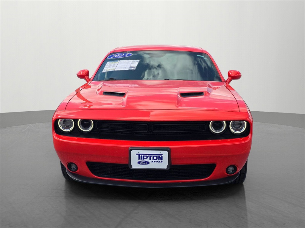 2023 Dodge Challenger SXT photo 2