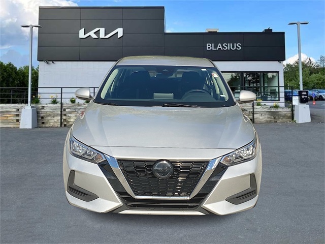2022 Nissan Sentra SV photo 2