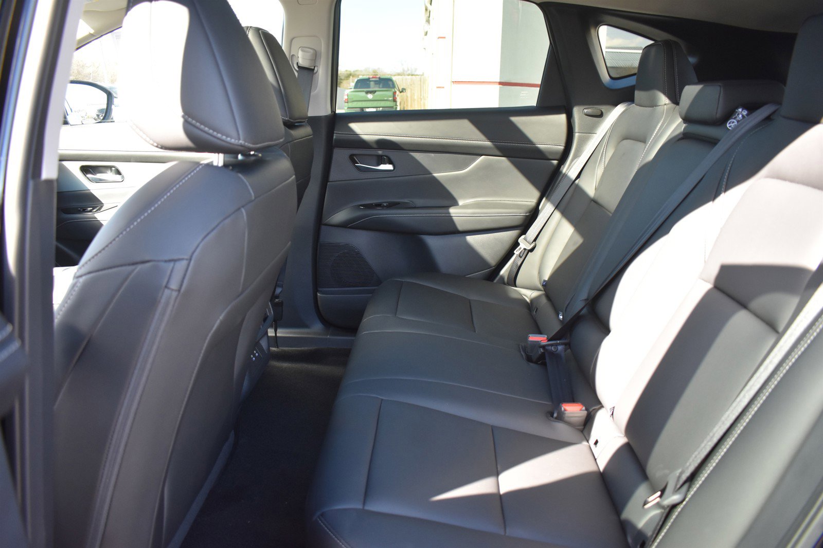 2025 Nissan Murano SL photo 14