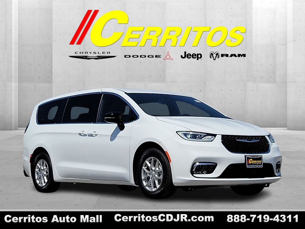 2026 Chrysler Pacifica Select's photo