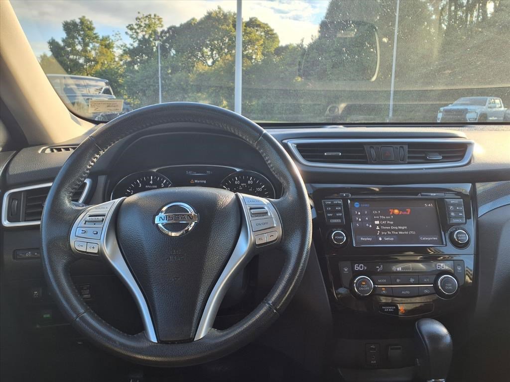 2015 Nissan Rogue SL photo 7