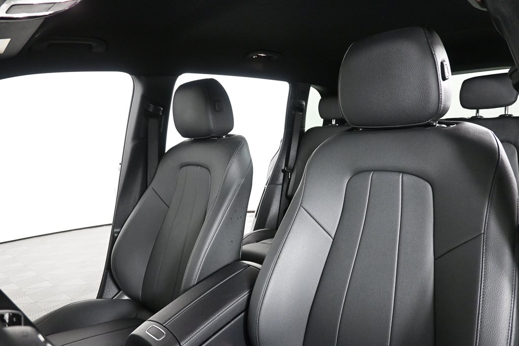 2024 Mercedes Benz GLB 250 photo 3