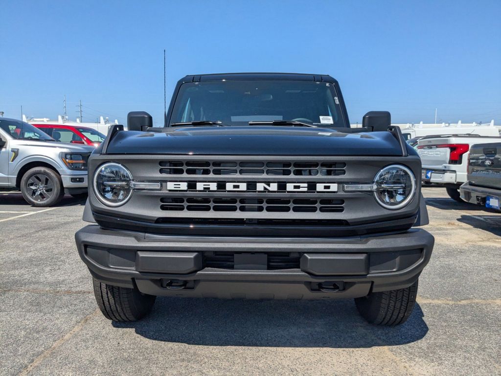 2025 Ford Bronco Base photo 8