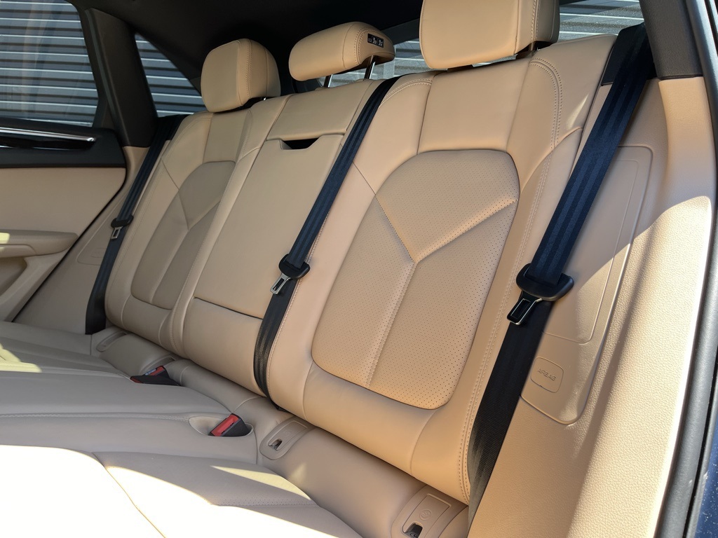 2025 Porsche Macan T photo 20