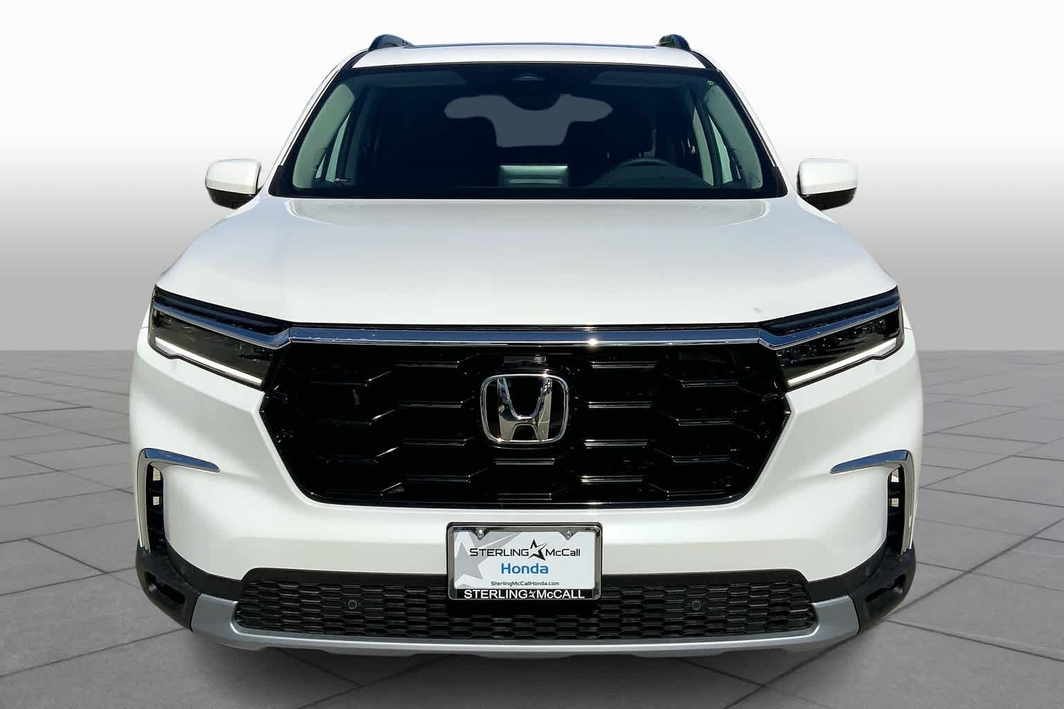2025 Honda Pilot Touring photo 3